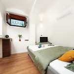 La Verita 1 St Line With Garden Opatija