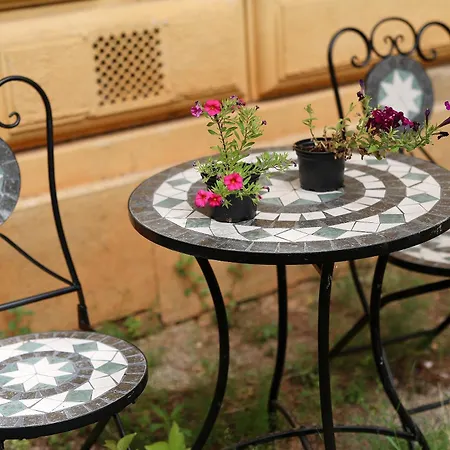 Апартаменты La Verita 1 St Line With Garden