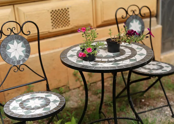 Апартаменты La Verita 1 St Line With Garden