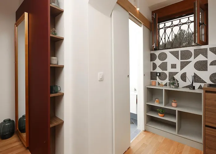 La Verita 1 St Line With Garden Apartment