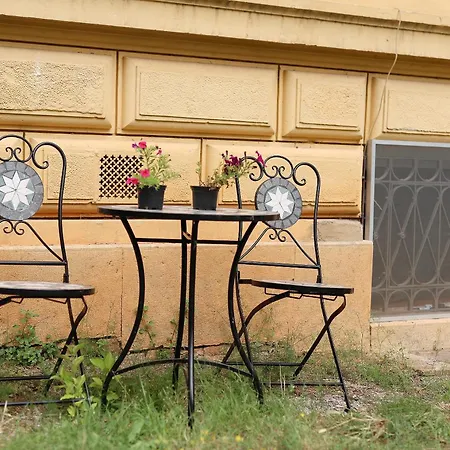 La Verita 1 St Line With Garden 오파티아