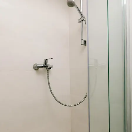 La Verita 1 St Line With Garden 아파트